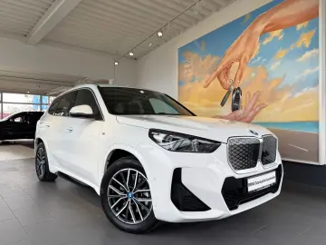 BMW iX1 xDrive30 M SPORT ACC PANO