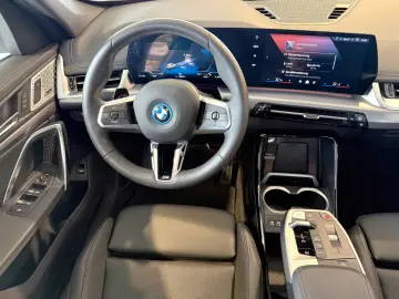 BMW iX1 xDrive30 M SPORT ACC PANO