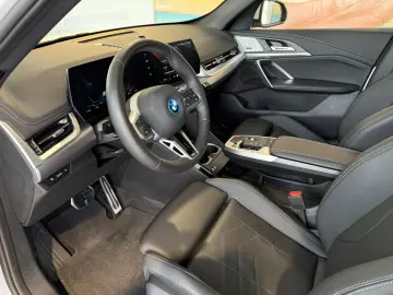 BMW iX1 xDrive30 M SPORT ACC PANO
