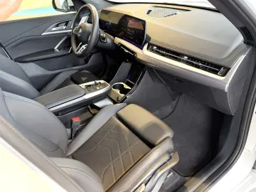 BMW iX1 xDrive30 M SPORT ACC PANO