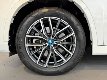 BMW iX1 xDrive30 M SPORT ACC PANO
