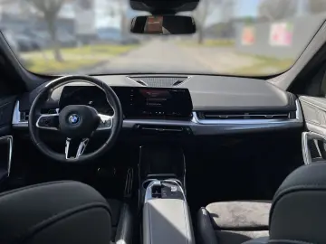 BMW iX1 xDrive30 M Sport Panorama