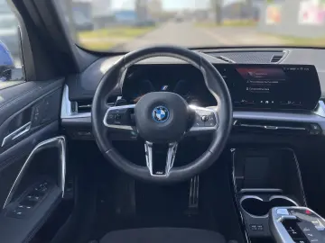 BMW iX1 xDrive30 M Sport Panorama