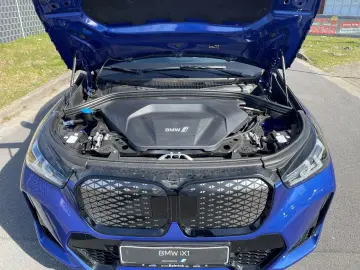 BMW iX1 xDrive30 M Sport Panorama