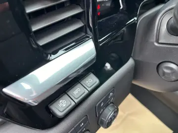 CHEVROLET Silverado High Country 3.0 Duramax 22  LED