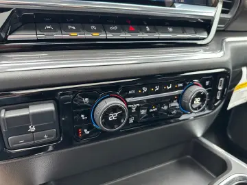 CHEVROLET Silverado High Country 3.0 Duramax 22  LED