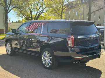 CHEVROLET Suburban High Country 6.2 V8 4x4   LPG