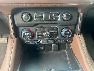 CHEVROLET Tahoe6 2 LEDER-BRAUN HIGHCOUNTRY BILDSCHIRME-HIN