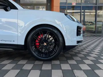 PORSCHE Cayenne S V8 Off-Road P. · Standhz · NP157.400€