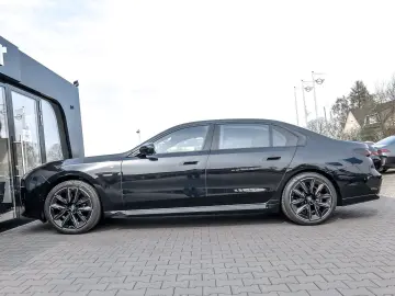 BMW 740d xDrive M Sport TV HUD PANO ACC 360 KAM RFK