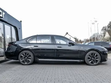 BMW 740d xDrive M Sport TV HUD PANO ACC 360 KAM RFK