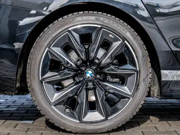 BMW 740d xDrive M Sport TV PANO ACC 360 KAM RFK NAVI