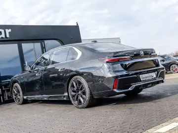 BMW 740d xDrive M Sport TV PANO ACC 360 KAM RFK NAVI