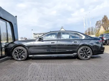 BMW 740d xDrive M Sport TV PANO ACC 360 KAM RFK NAVI
