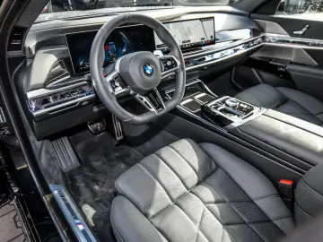 BMW 740d xDrive M Sport TV PANO ACC 360 KAM RFK NAVI