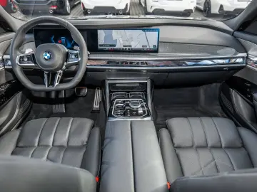 BMW 740d xDrive M Sport HUD PANO ACC 360 KAM RFK TV