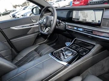 BMW 740d xDrive M Sport HUD PANO ACC 360 KAM RFK TV