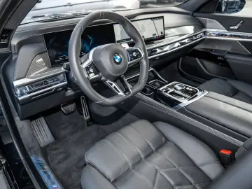 BMW 740d xDrive M Sport HUD PANO ACC 360 KAM RFK TV