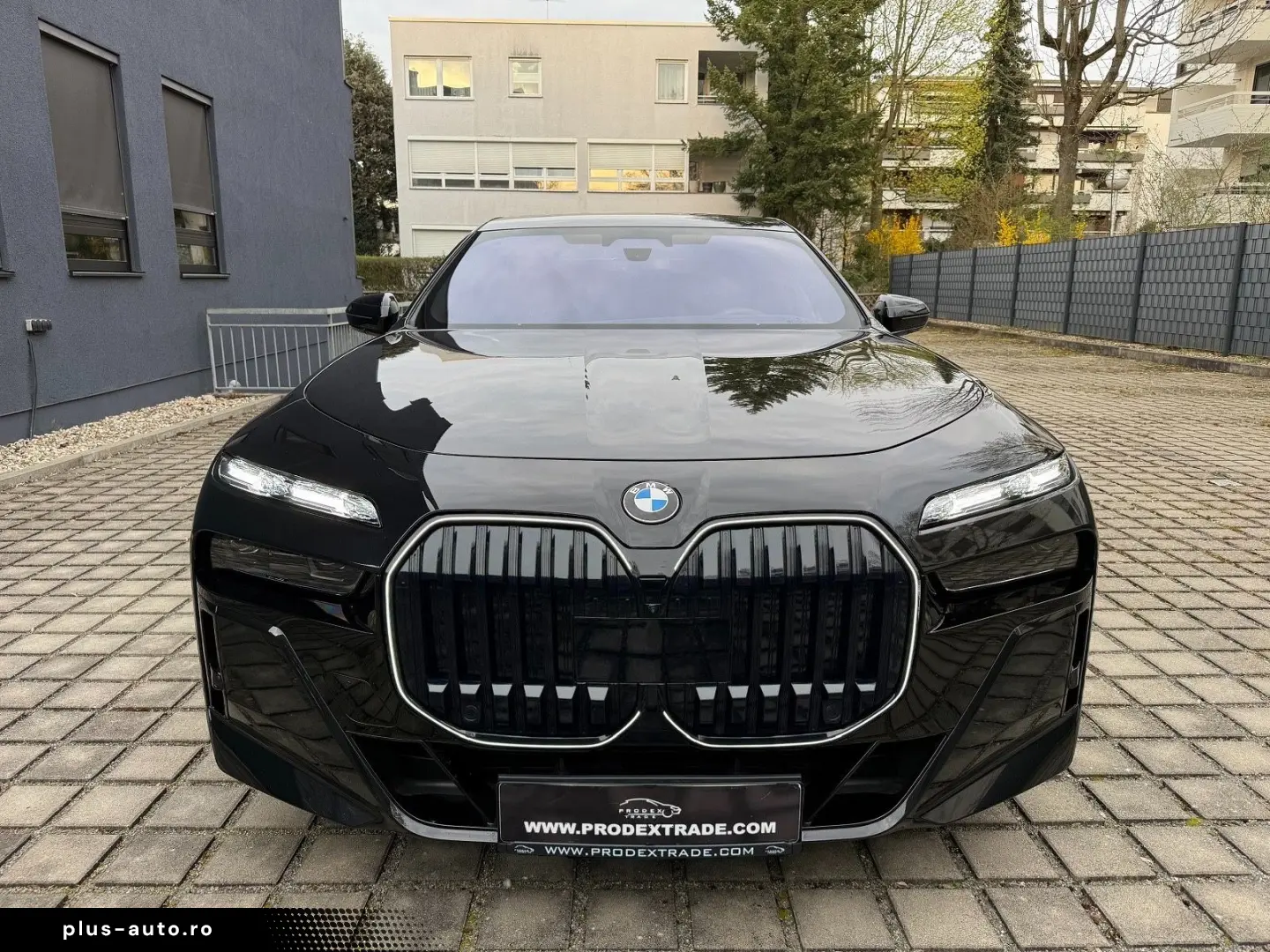 BMW 740d xD M-Sport A-Türe Sky TV SoftClos B&W FULLL