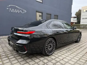 BMW 740d xD M-Sport A-Türe Sky TV SoftClos B&W FULLL