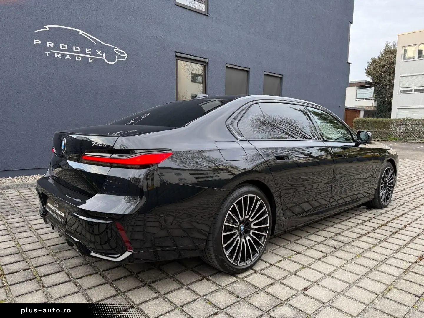 BMW 740d xD M-Sport A-Türe Sky TV SoftClos B&W FULLL