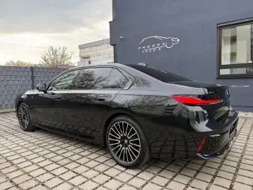 BMW 740d xD M-Sport A-Türe Sky TV SoftClos B&W FULLL