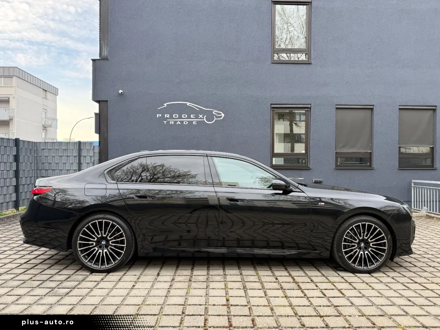 BMW 740d xD M-Sport A-Türe Sky TV SoftClos B&W FULLL
