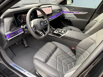 BMW 740d xD M-Sport A-Türe Sky TV SoftClos B&W FULLL