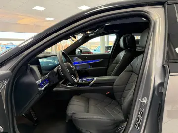 BMW 740 d INDIVIDUAL TWO-TONE TV A-Türen KRISTALL