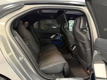 BMW 740 d INDIVIDUAL TWO-TONE TV A-Türen KRISTALL