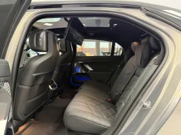 BMW 740 d INDIVIDUAL TWO-TONE TV A-Türen KRISTALL