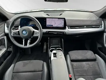 BMW iX2 eDrive20 M Sport