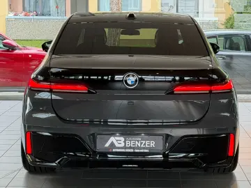 BMW 740 d xDrive M Sport CINEMA-TV SKY LOUNGE ICONIC
