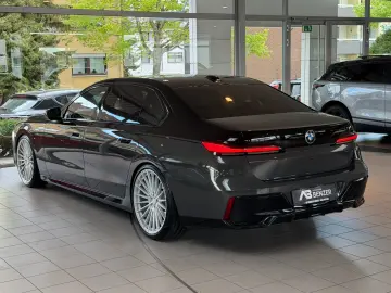 BMW 740 d xDrive M Sport CINEMA-TV SKY LOUNGE ICONIC