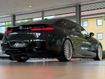 BMW 740 d xDrive M Sport CINEMA-TV SKY LOUNGE ICONIC