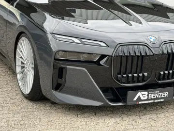 BMW 740 d xDrive M Sport CINEMA-TV SKY LOUNGE ICONIC