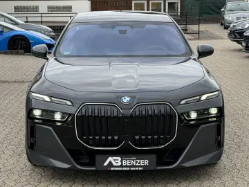 BMW 740 d xDrive M Sport CINEMA-TV SKY LOUNGE ICONIC