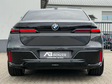 BMW 740 d xDrive M Sport CINEMA-TV SKY LOUNGE ICONIC