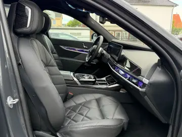 BMW 740 d xDrive M Sport CINEMA-TV SKY LOUNGE ICONIC