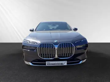 BMW 750e xDrive TV-Fond-Entertainment SkyLounge Auto