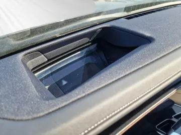BMW 750e xDrive TV-Fond-Entertainment SkyLounge Auto