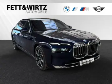 BMW 740d xDrive TV-Fond-Entertainment Autobahnass.