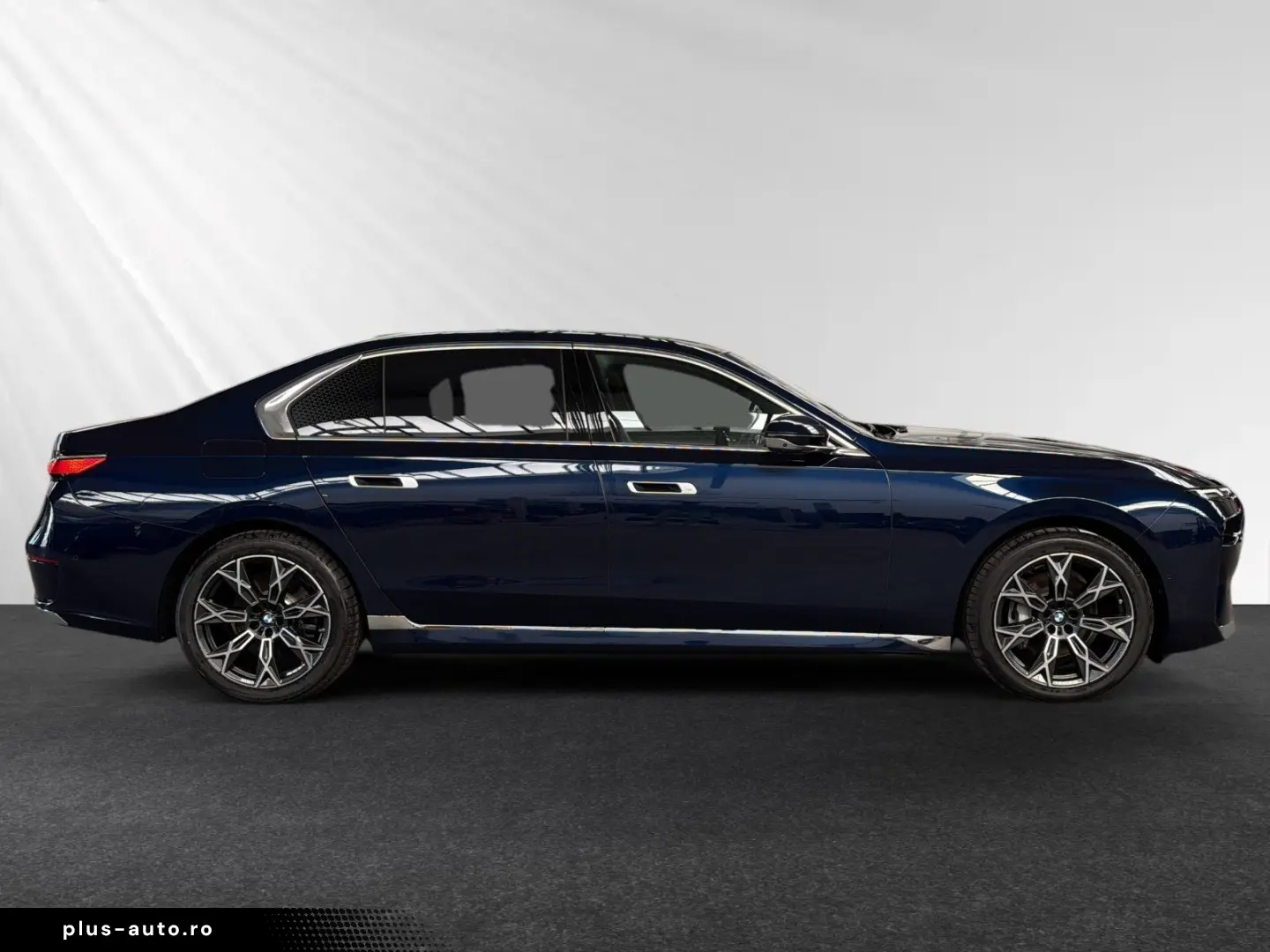 BMW 740d xDrive TV-Fond-Entertainment Autobahnass.