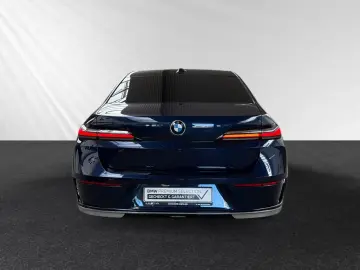 BMW 740d xDrive TV-Fond-Entertainment Autobahnass.