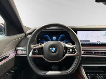 BMW 740d xDrive TV-Fond-Entertainment Autobahnass.