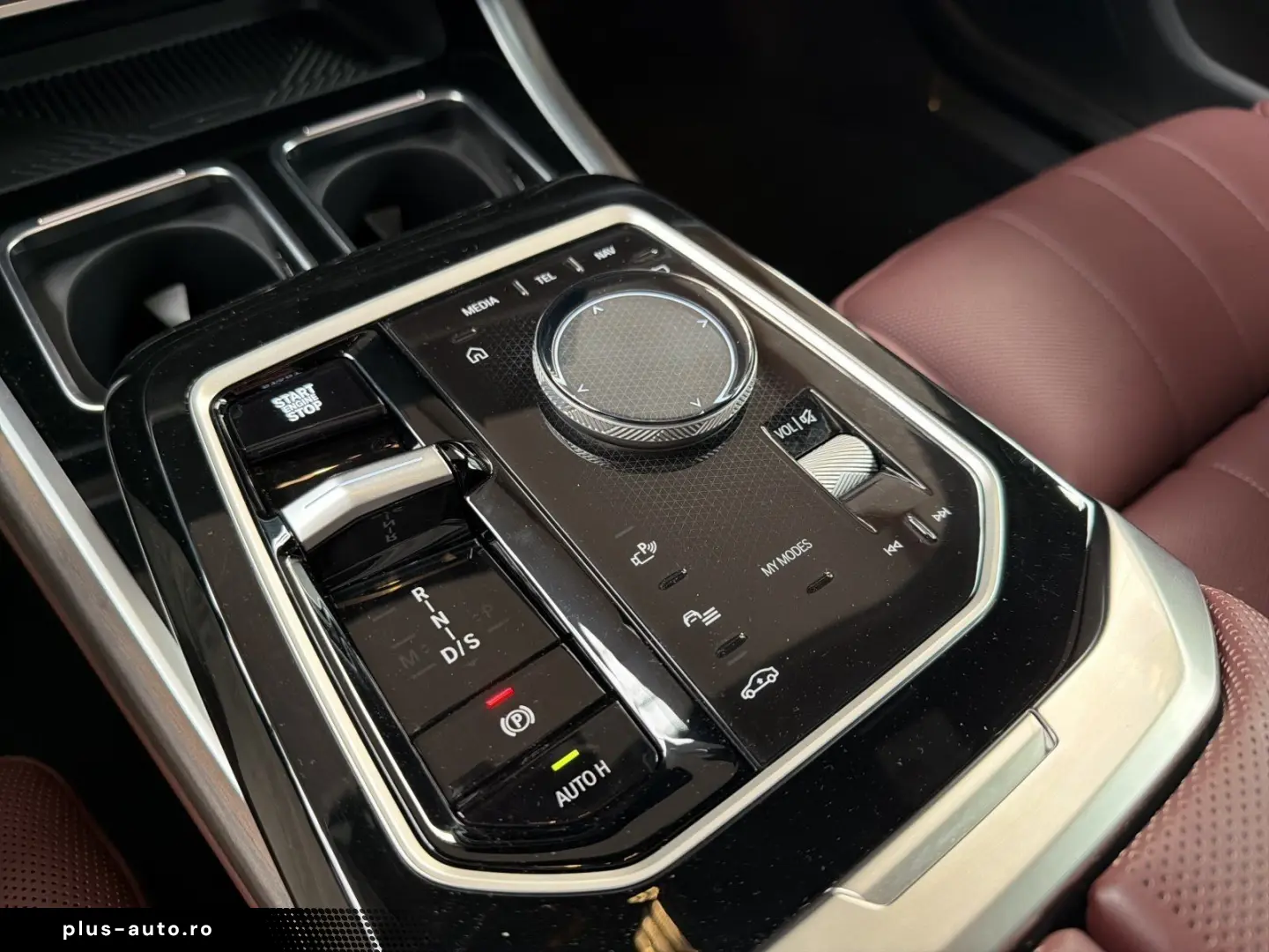 BMW 740d xDrive TV-Fond-Entertainment Autobahnass.