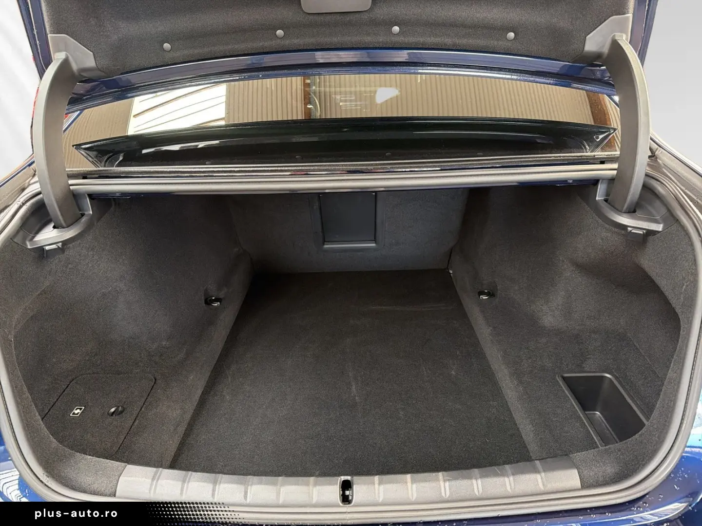 BMW 740d xDrive TV-Fond-Entertainment Autobahnass.