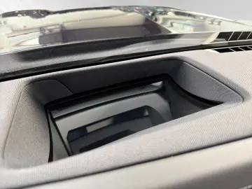 BMW 740d xDrive TV-Fond-Entertainment Autobahnass.