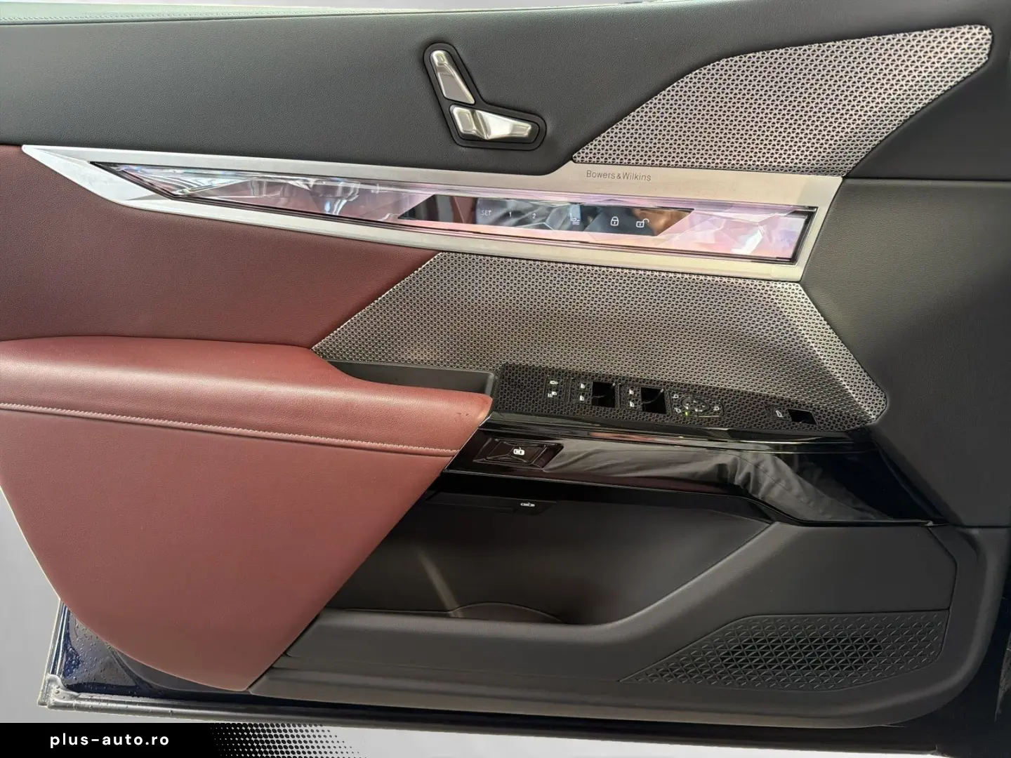 BMW 740d xDrive TV-Fond-Entertainment Autobahnass.