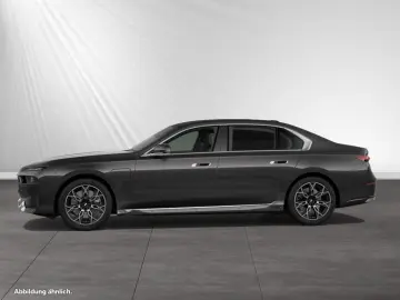 BMW 750e xDrive TV-Fond-Entertainment SkyLounge